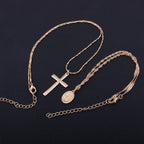 Ágata - Collar Multicapa Cruz y Monedas